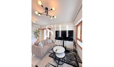 Odsprzedaż - Mieszkanie w bloku - Torrevieja - Playa del Cura