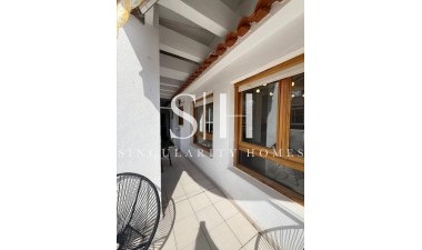 Odsprzedaż - Mieszkanie w bloku - Torrevieja - Playa del Cura