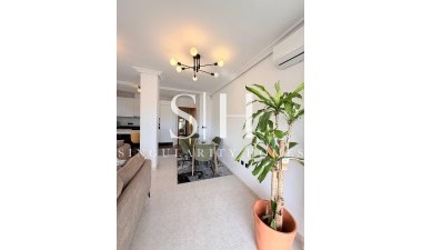 Odsprzedaż - Mieszkanie w bloku - Torrevieja - Playa del Cura