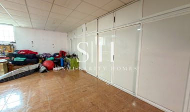 Resale - Villa - Torrevieja - Aguas nuevas 1