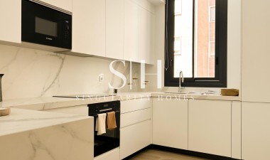 Новое здание - Casa - Málaga - El Limonar