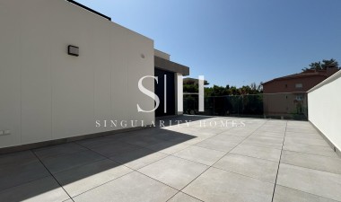 Новое здание - Casa - Málaga - El Limonar