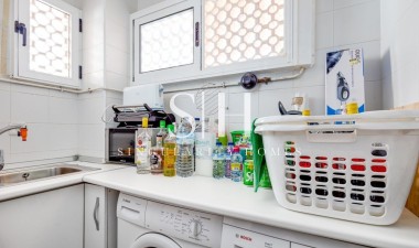 Odsprzedaż - Mieszkanie w bloku - Campoamor - Inland