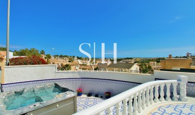 Перепродажа - Villa - Orihuela Costa - Villamartin