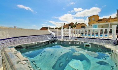 Перепродажа - Villa - Orihuela Costa - Villamartin