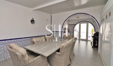 Перепродажа - Villa - Orihuela Costa - Villamartin