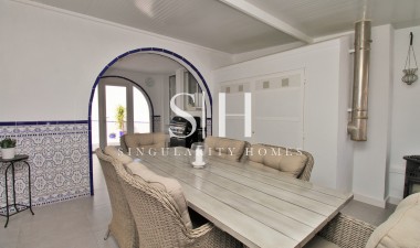 Перепродажа - Villa - Orihuela Costa - Villamartin