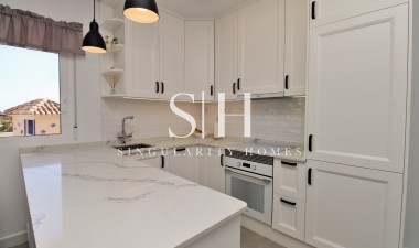 Перепродажа - Villa - Orihuela Costa - Villamartin