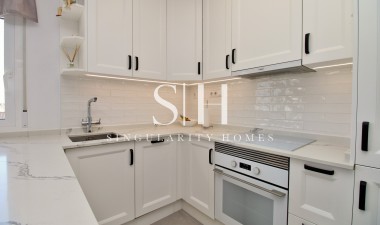 Перепродажа - Villa - Orihuela Costa - Villamartin