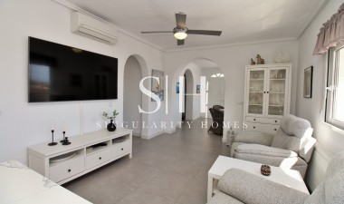 Перепродажа - Villa - Orihuela Costa - Villamartin