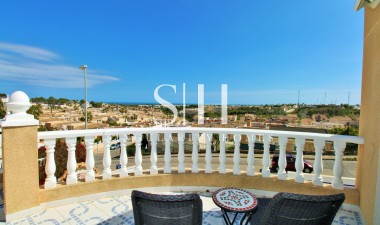 Перепродажа - Villa - Orihuela Costa - Villamartin