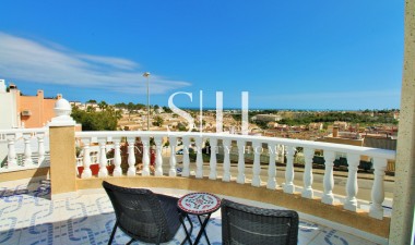 Перепродажа - Villa - Orihuela Costa - Villamartin