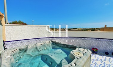 Перепродажа - Villa - Orihuela Costa - Villamartin