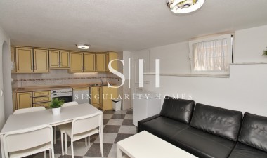 Перепродажа - Villa - Orihuela Costa - Villamartin