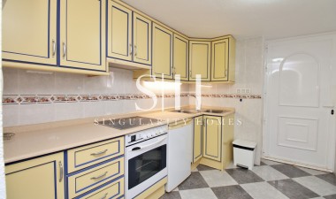 Перепродажа - Villa - Orihuela Costa - Villamartin