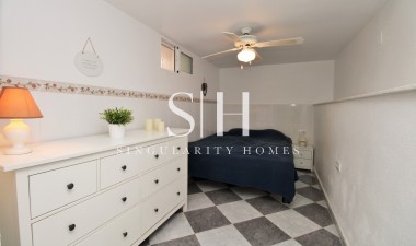 Перепродажа - Villa - Orihuela Costa - Villamartin