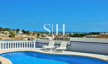 Перепродажа - Villa - Orihuela Costa - Villamartin