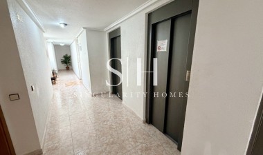 Resale - Apartment / flat - Torrevieja - Costa Blanca