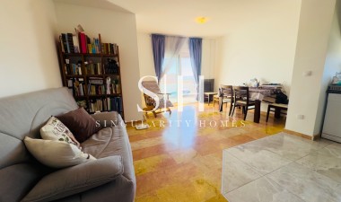 Перепродажа - Квартира / квартира - Torrevieja - La Mata