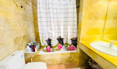 Перепродажа - Квартира / квартира - Torrevieja - La Mata