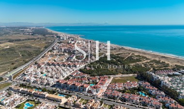 Перепродажа - Квартира / квартира - Torrevieja - La Mata