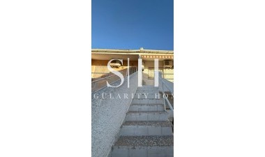 Resale - House - Torrevieja - Los altos