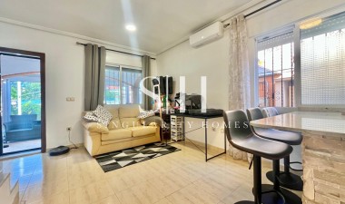 Odsprzedaż - Villa - Orihuela Costa - Los Almendros-la Florida