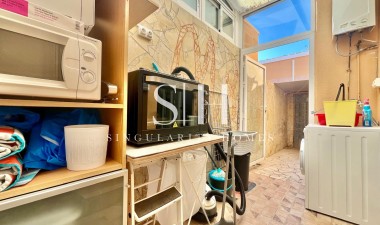 Odsprzedaż - Villa - Orihuela Costa - Los Almendros-la Florida