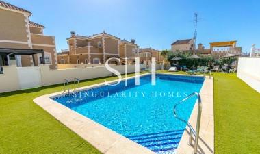 Återförsäljning - Villa - Orihuela Costa - Costa Blanca