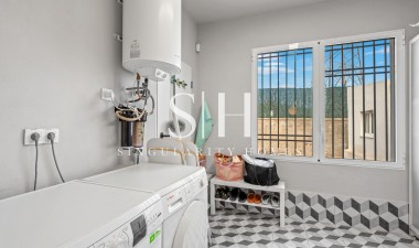 Herverkoop - Villa - Elche