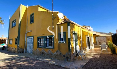Resale - Villa - La Marina