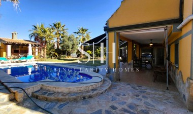 Resale - Villa - La Marina