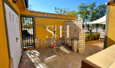Resale - Villa - La Marina