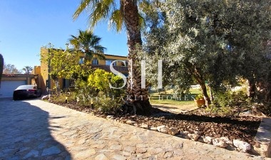 Resale - Villa - La Marina