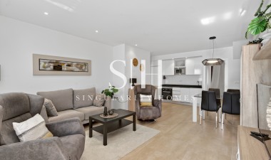 Resale - Apartment / flat - Torrevieja - Aguas Nuevas