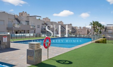 Resale - Apartment / flat - Torrevieja - Aguas Nuevas