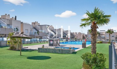 Resale - Apartment / flat - Torrevieja - Aguas Nuevas