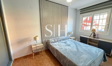 Återförsäljning - Villa - Orihuela Costa - Villamartín