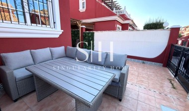 Återförsäljning - Villa - Orihuela Costa - Villamartín