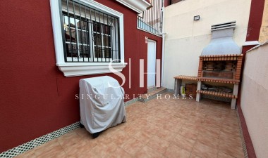 Återförsäljning - Villa - Orihuela Costa - Villamartín