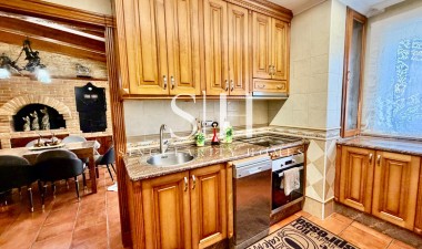 Återförsäljning - Villa - Orihuela Costa - La Zenia