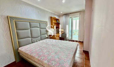 Återförsäljning - Villa - Orihuela Costa - La Zenia