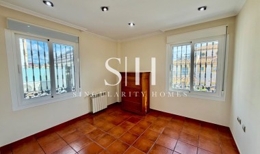 Återförsäljning - Villa - Orihuela Costa - La Zenia