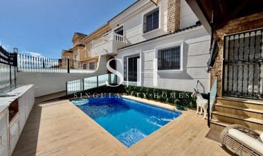 Återförsäljning - Villa - Orihuela Costa - La Zenia