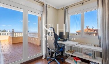 Återförsäljning - Villa - Ciudad De Las Comunicaciones - Costa Blanca