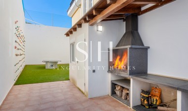 Återförsäljning - Villa - Ciudad De Las Comunicaciones - Costa Blanca