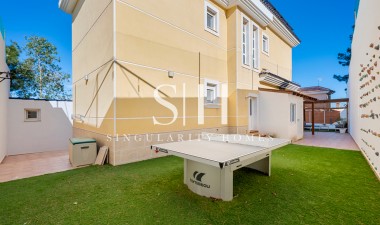 Återförsäljning - Villa - Ciudad De Las Comunicaciones - Costa Blanca