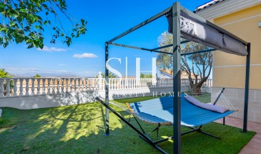 Återförsäljning - Villa - Ciudad De Las Comunicaciones - Costa Blanca