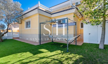 Återförsäljning - Villa - Ciudad De Las Comunicaciones - Costa Blanca