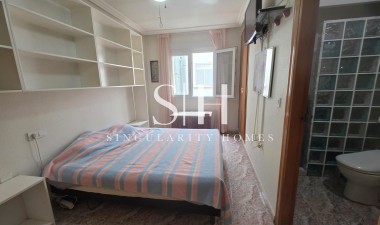 Resale - Apartment / flat - Torrevieja - Estacion De Autobuses